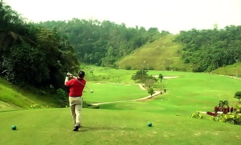 Vietnam Anti-Slicing Golf Swing